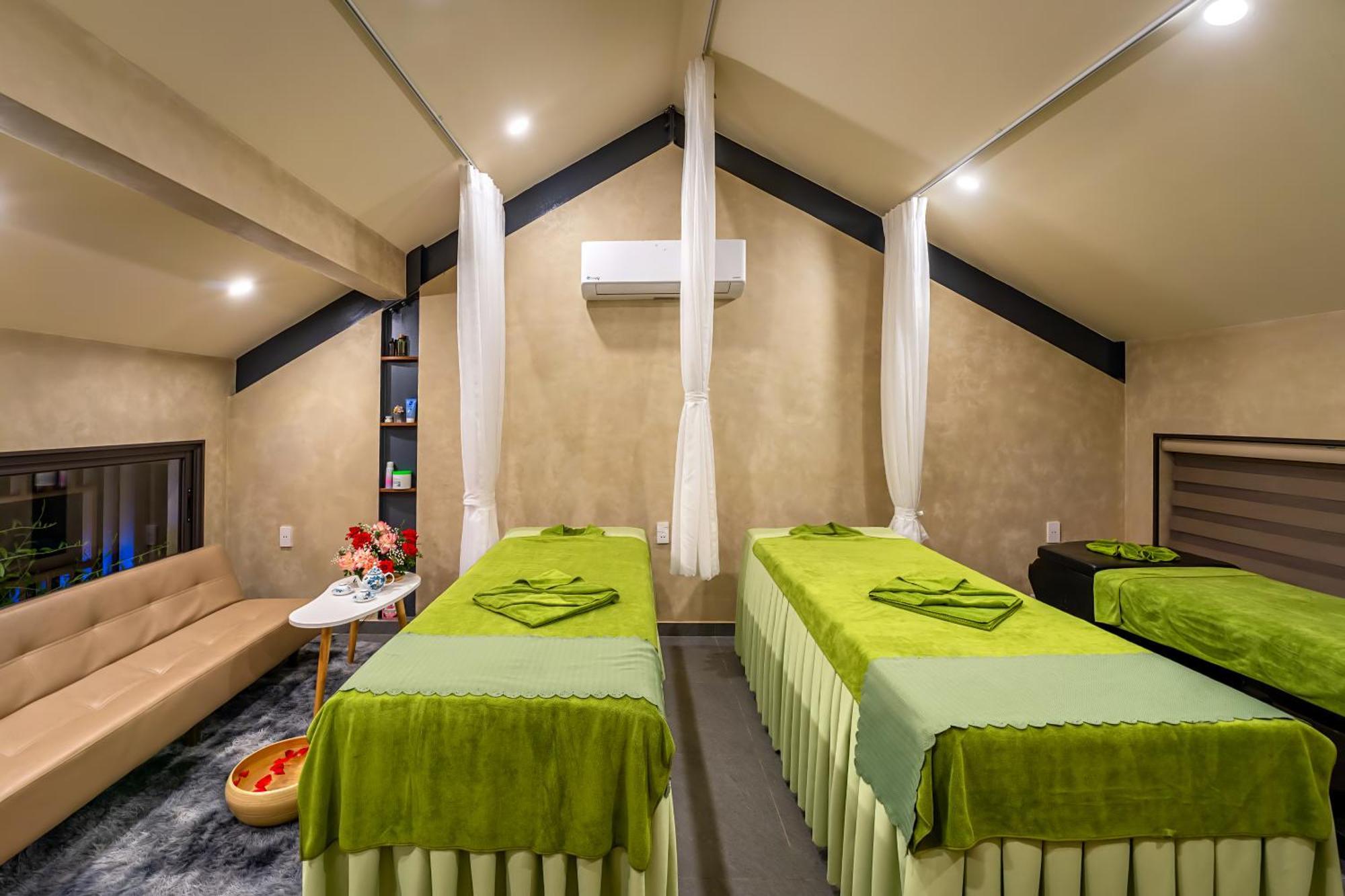 The Linh Seaside Villa Hoi An Exterior photo